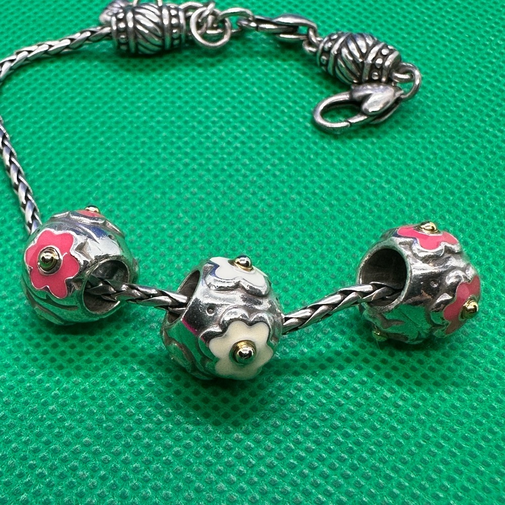 Authentic Brighton Pink snd White  Daisy Flower Charms Bracelet Not Included!!
